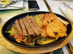 杂锦肉拼盘-MADO冰淇淋咖啡馆(淘金店)