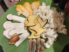 -钢管厂五区小郡肝串串香火锅(梅川路店)