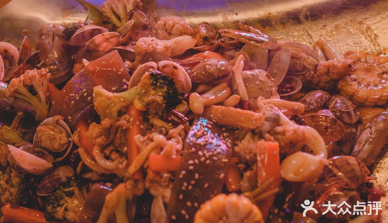 余姚探店｜抓麻铁锹手抓麻海鲜酒馆