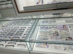 -翰佐蔡司小乐圆·依视路星趣控·暴龙眼镜折扣店