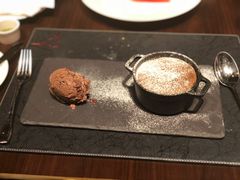 巧克力熔岩蛋糕-恰餐厅及酒吧 CHAR Bar & Grill (北京丽都皇冠假日店)