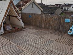 -小草屋轰趴馆别墅派对新场团建家庭聚会