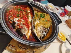 -阿瓦山寨·湘菜现炒·剁椒鱼头王(咸阳总店)
