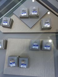 -威德钻石-克拉钻大本营(南京东路店)