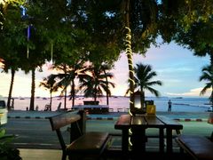 -Green Tree Rest. & Pub