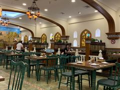 大堂-清真·玛丽亚新疆菜主题餐厅(浙江中路店)