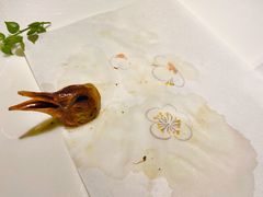 脆皮玻璃乳鸽-甄御•海鲜新青岛菜(麦岛店)