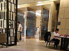 -广州万富希尔顿酒店·感趣自助餐厅·金秋蟹宴生蚝海鲜刺身