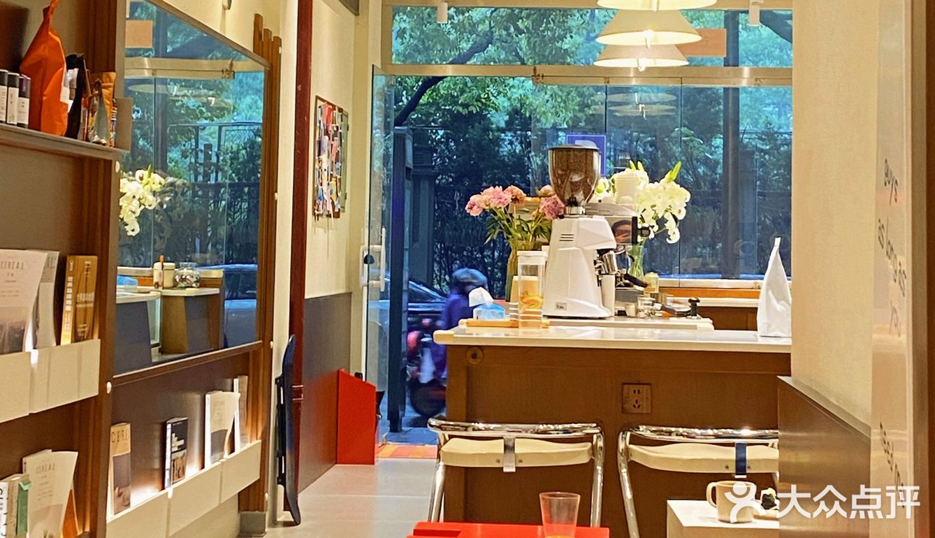 下雨天邂逅社区咖啡店☕