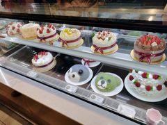 -花花卷卷·鲜食蛋糕(静安久光百货店)