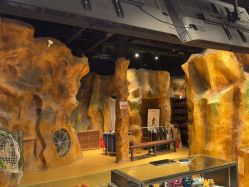 -探洞工场(丹尼斯7天地店)