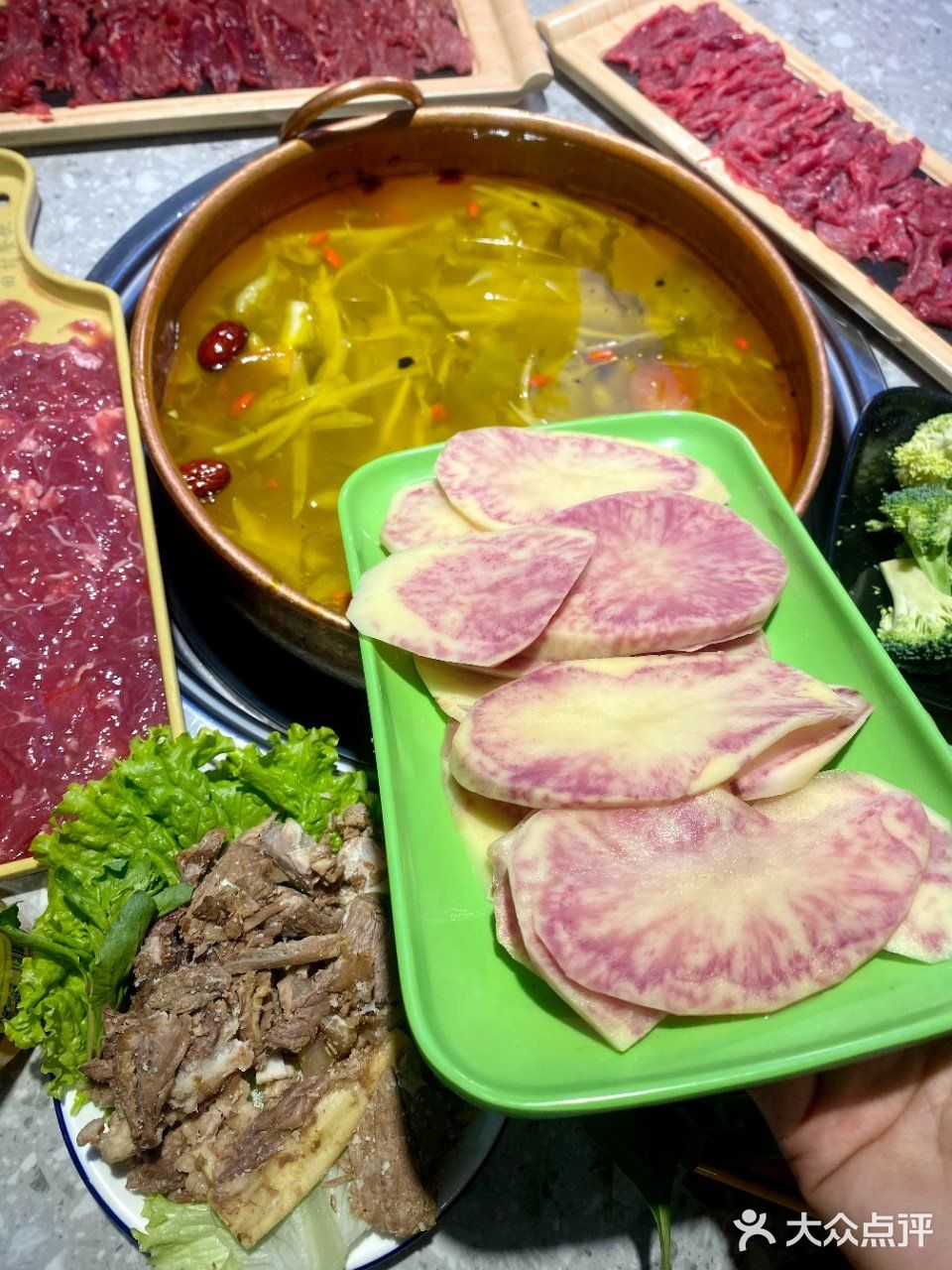 去拉萨听劝！吃这家酸汤牦牛肉火锅