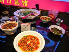-川流不息·地道川菜·小龙虾(新松江路店)