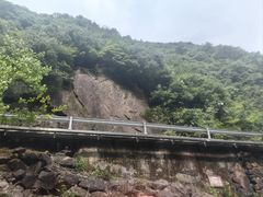 -安吉龙王山峡谷漂流