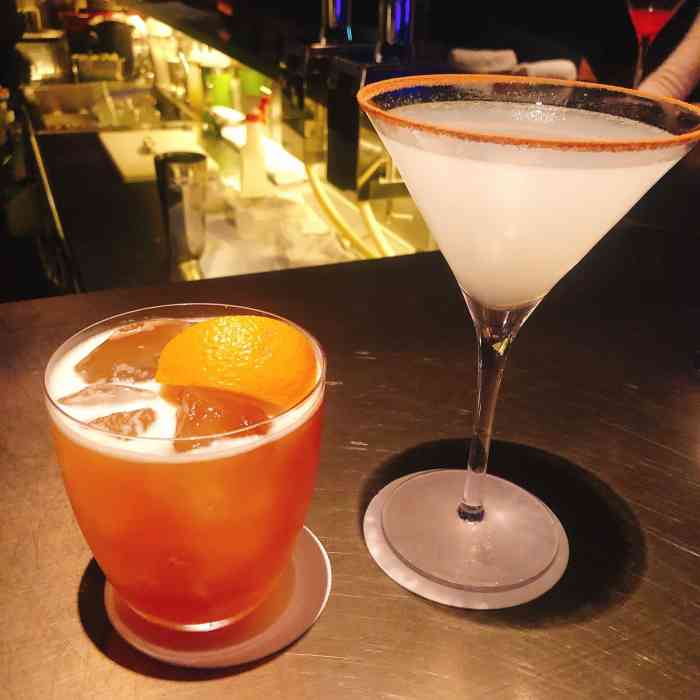 r2 supperclub(六本木店)-"这个店是酒吧.有很多种酒,音乐很好,服务.