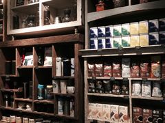 零售区-星巴克臻选(广州沙面店)