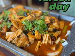 铁板清江鱼-满堂春特色餐馆