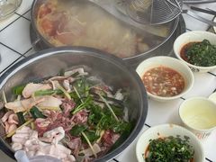 -周良天山牛杂城(天山路总店)