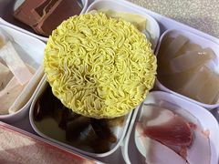 -猪三哥肥肠鸡川菜小炒
