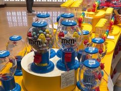 -m豆巧克力世界(上海世茂广场店)