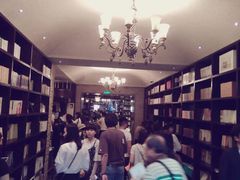 -钟书阁(松江泰晤士小镇店)