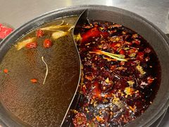 -鹿鸣山草本茶香火锅(园西路店)