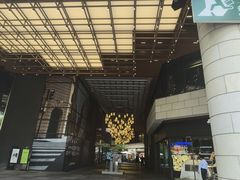-瑞虹新天地月亮湾