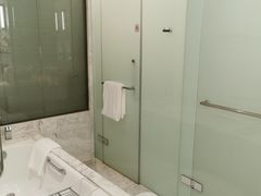 -上海滴水湖皇冠假日酒店