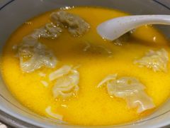 金汤黄鱼馄饨-蟹黄鱼·楼上面馆(外滩中央旗舰店)
