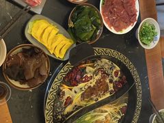 -重庆川渝肥妹火锅