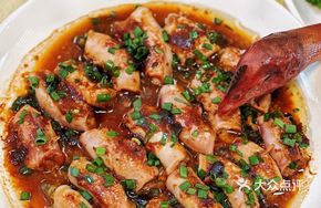 Steamed Bamboo Intestine with Wild Chilies