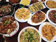 -红岩美食坊(伊春市伊春区)