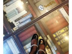 -钟书阁(松江泰晤士小镇店)