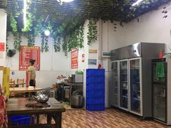 大堂-一品红烧鸭特色川菜(三岔湖店)