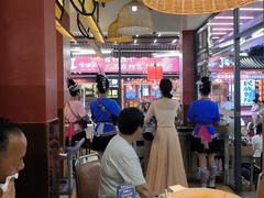 -刘姐啤酒鱼民族演艺餐厅(西街总店)