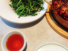 -有红鸡毛店·川菜(建设路店)