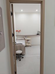 -苗方清颜专业祛痘·皮肤管理