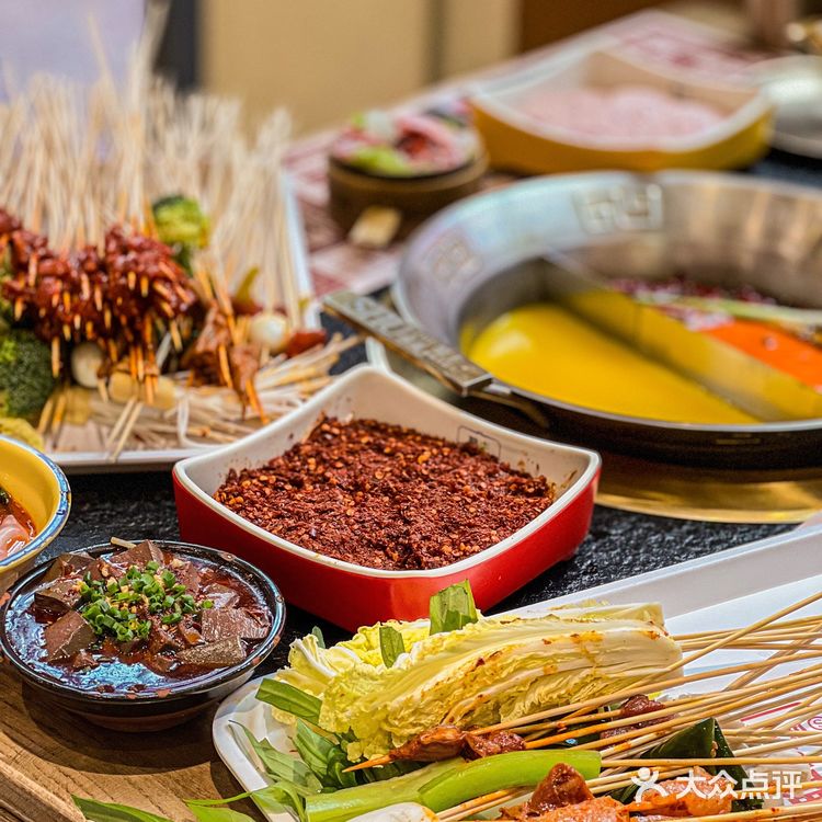 北京新店｜复古街头风的成都串串火锅来华熙啦