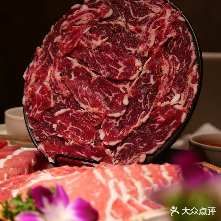 重庆探店光与影|解放碑摩洛哥洞穴火锅
