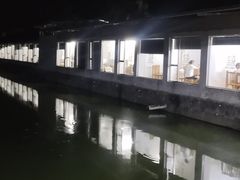 -莲湖山庄