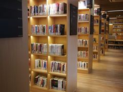 -漕河泾街道图书馆(漕河泾社区文化活动中心店)