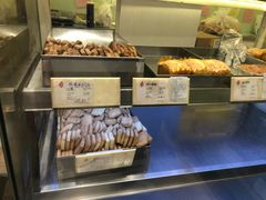 面包甜点陈列柜-上海哈尔滨食品厂(淮海中路店)