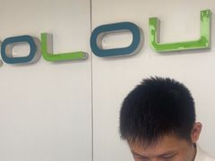 -卡罗酒店(东门晒布地铁站店)