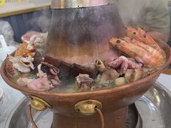 -一口猪海鲜浑锅·东北家常菜