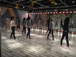 -STUDIO E POLE DANCE
