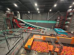 -极限PLAY运动娱乐新世界·团建派对潮玩休闲馆·室内蹦极高空游乐园