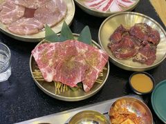 -臻牛烤肉
