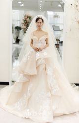 -Aros安麓笙婚纱礼服设计馆