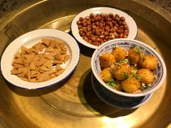 -沪小二炭火蛙锅(淮海中路美食不夜城店)