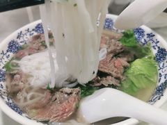 牛丸粿条汤-抖牛白塔牛肉粿条汤(水围店)